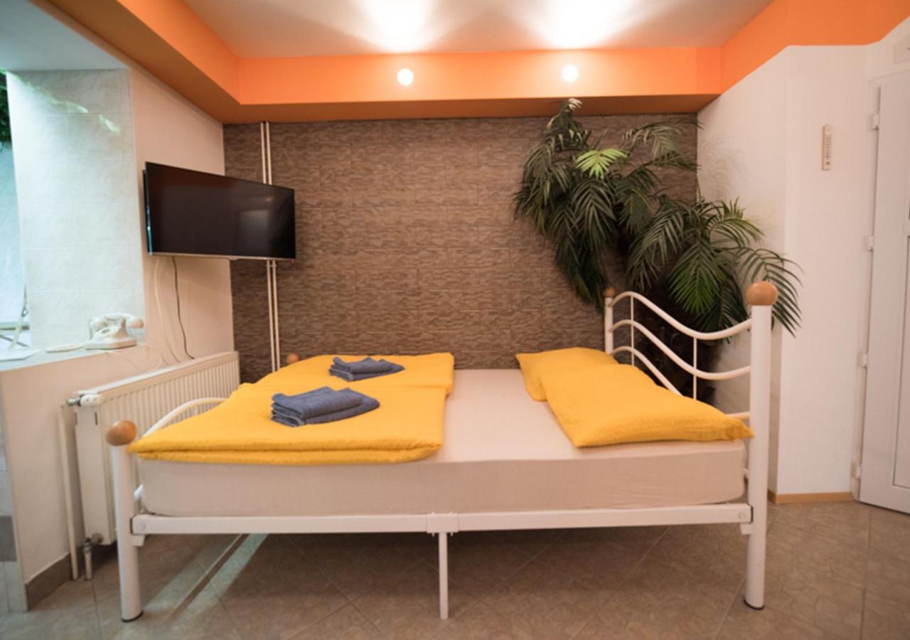 Klub Zlata Ribica Hotel เยเซนิตเซ ภายนอก รูปภาพ